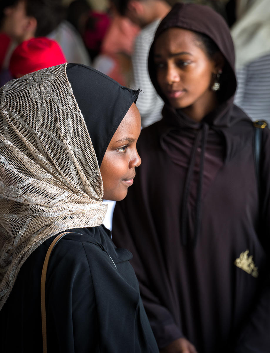 Two Women, Abu Dhabi